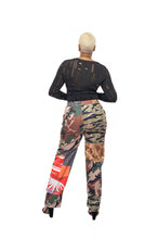 Load image into Gallery viewer, QUEEN CAMO PANTS
